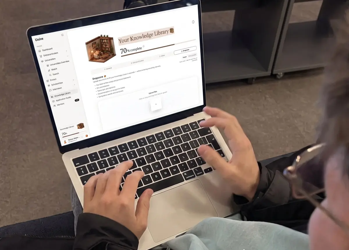 Tytus Kenison using Unive