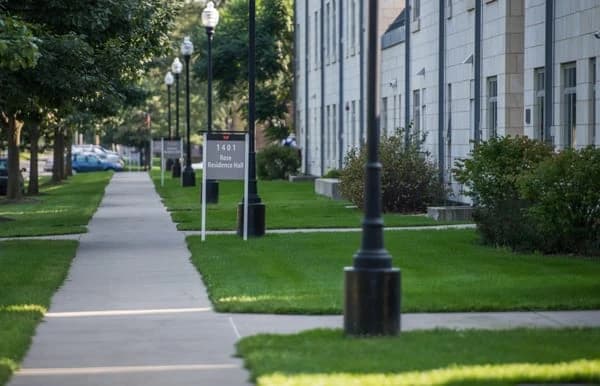 Grinnell College campus image