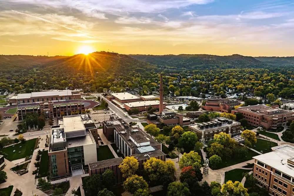 University of Wisconsin-La Crosse campus image