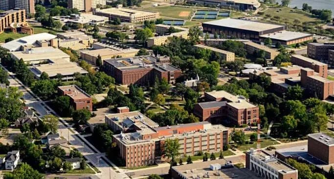 University of Wisconsin-Oshkosh campus image
